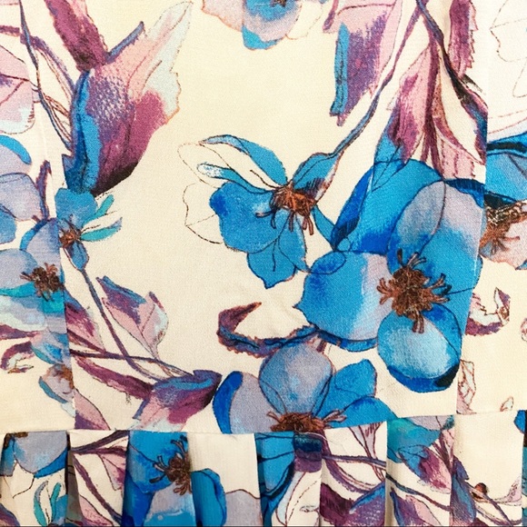 Free People Tegan Floral Mini Dress keyhole
Purple and Blue Bell Sleeves Boho - Picture 6 of 10